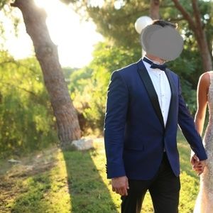 GROOM SUIT & TUXEDO